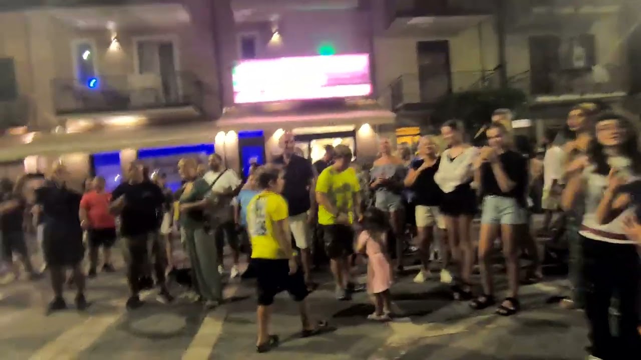Artista di strada Oliveri & Tindari (Van Tour,Sicilia)-Busking Oliveri & Tinderi (Van Tour) ,Siciliy