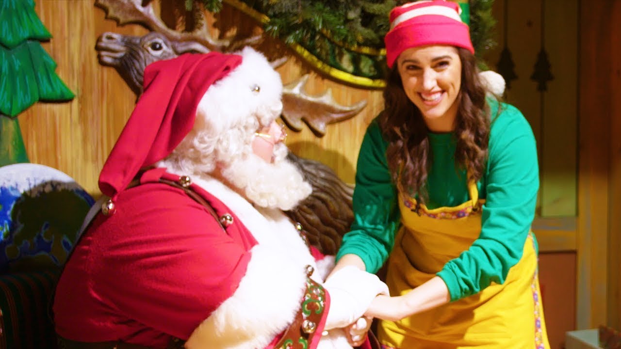 I Tried to Become an Elf at Macy’s Santaland