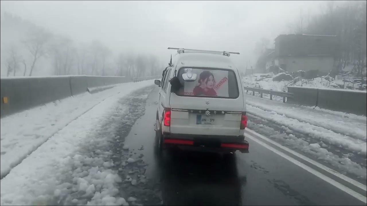 Heavy snowfalling Karamkarom high Way 
