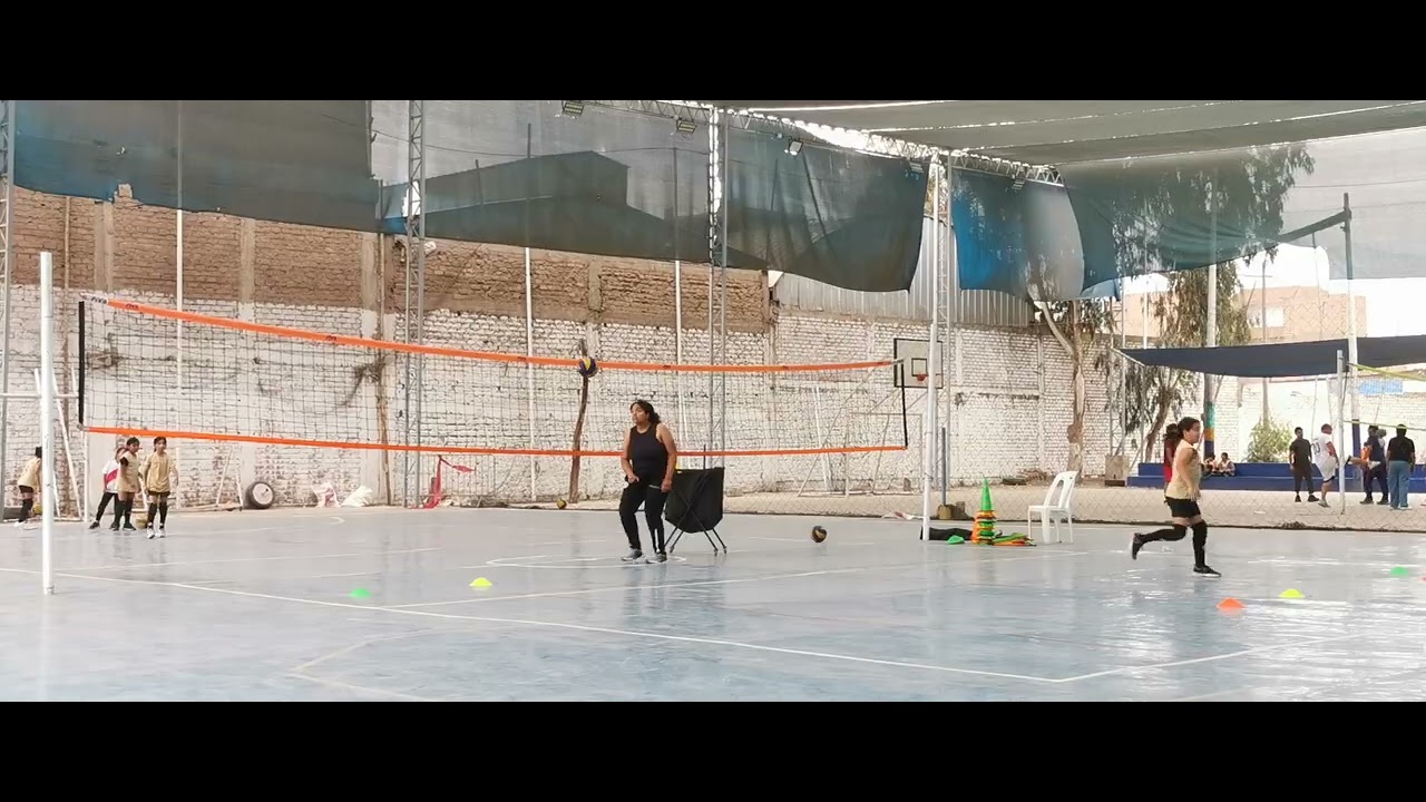 Escuela de Vóley Club Universitario de Deportes - Sede Norte cancha La 12 