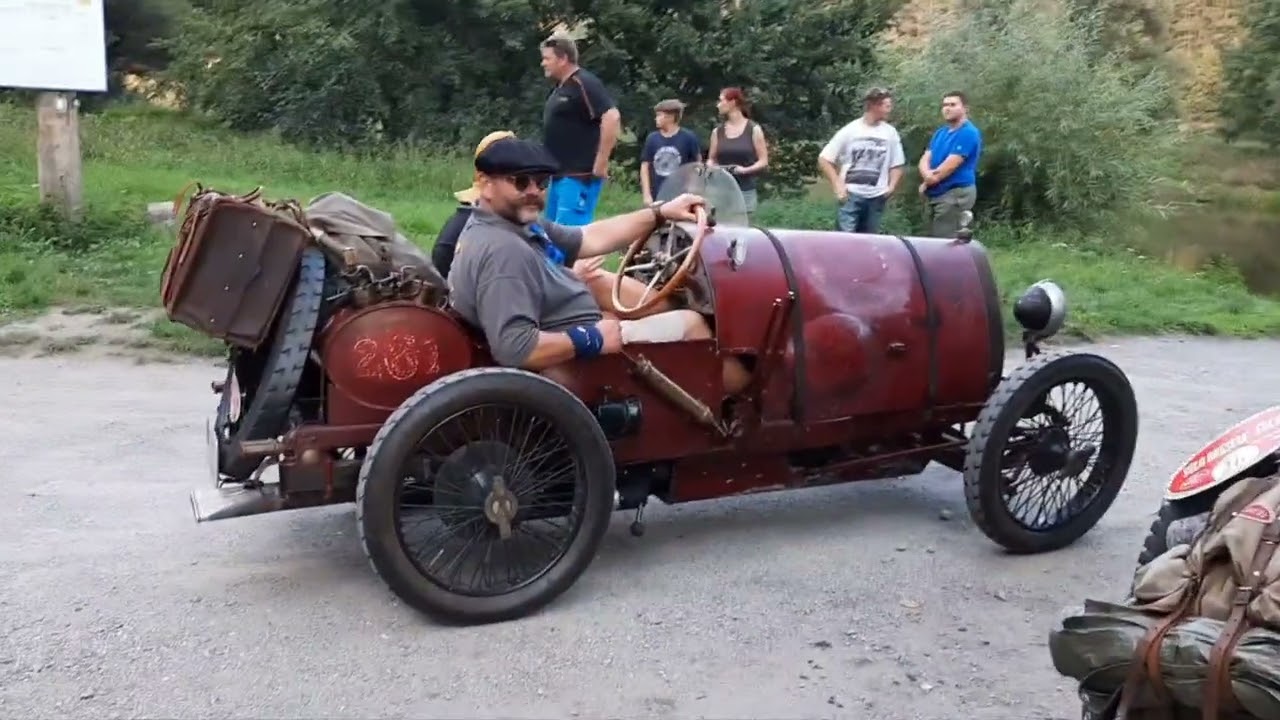 BUGATTI Rally Solo Brescia 2023 - ferryboat Darov&aacute; - Czech republic 11.9.2023