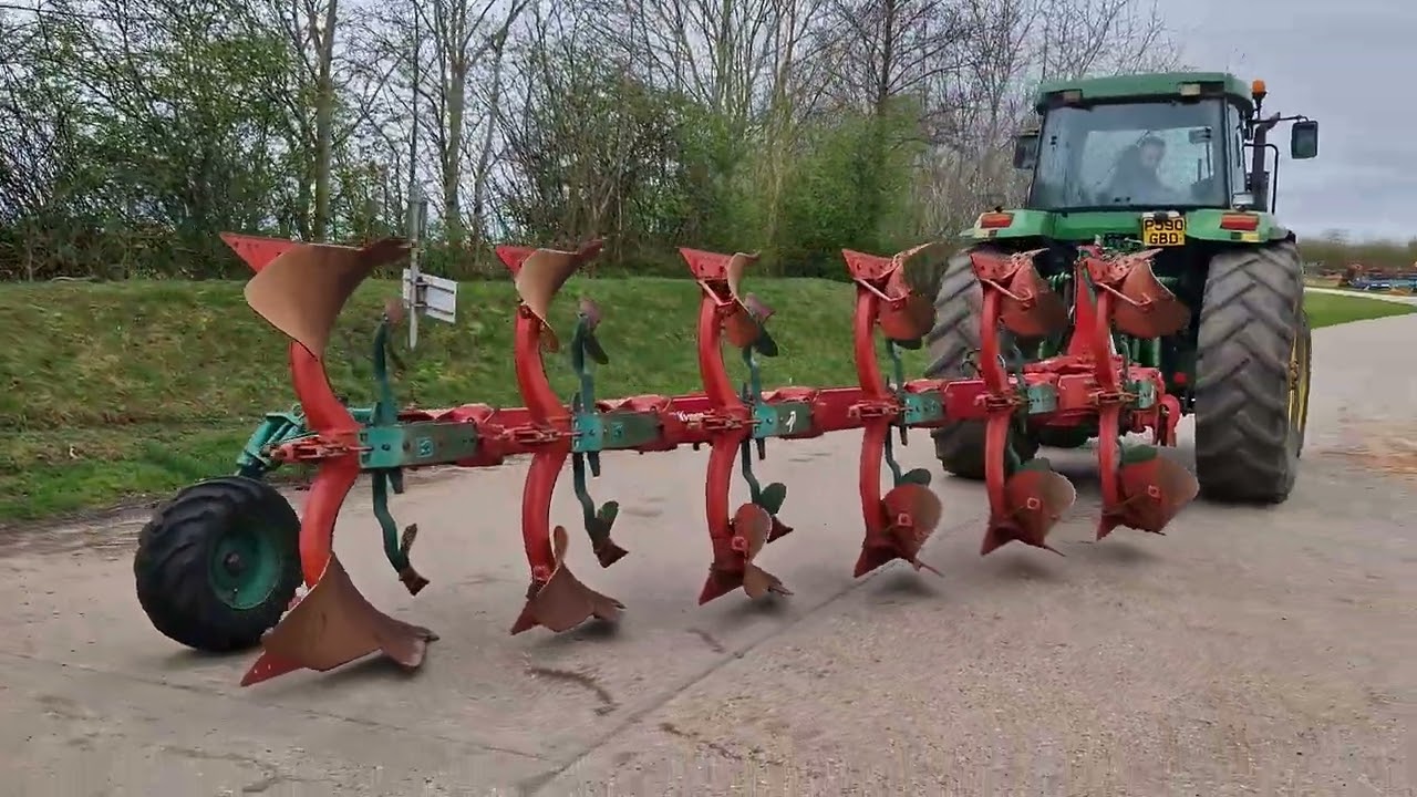 Kverneland ED85   300 6 furrow auto reset plough 21843