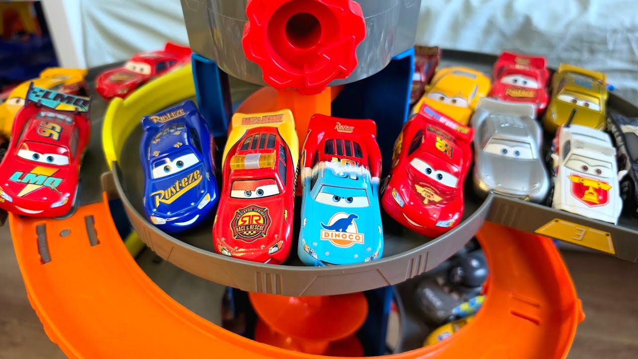 Тест спирального трека Disney Pixar Cars | Молния Маккуин и друзья: сборник