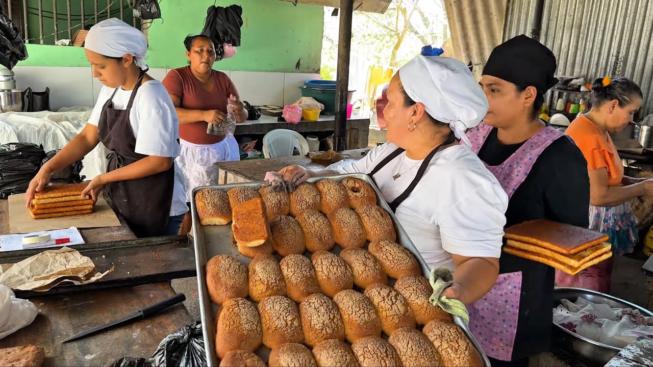 Comprando Pan Salvadoreño - WOW!😲🇸🇻