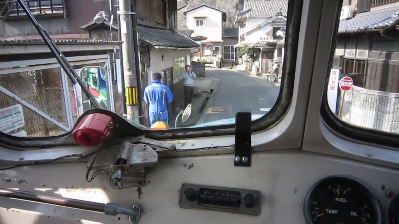 映画とんびに登場する笠岡の街並みを、ボンネットバスで走行すると・・・