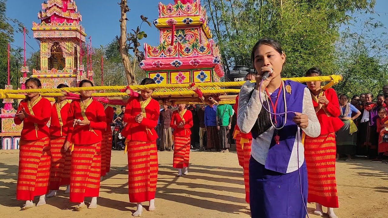বান্দরবান থেকে মহিলা সুইং আলং নৃত্য পরিবেশন-২০২৩