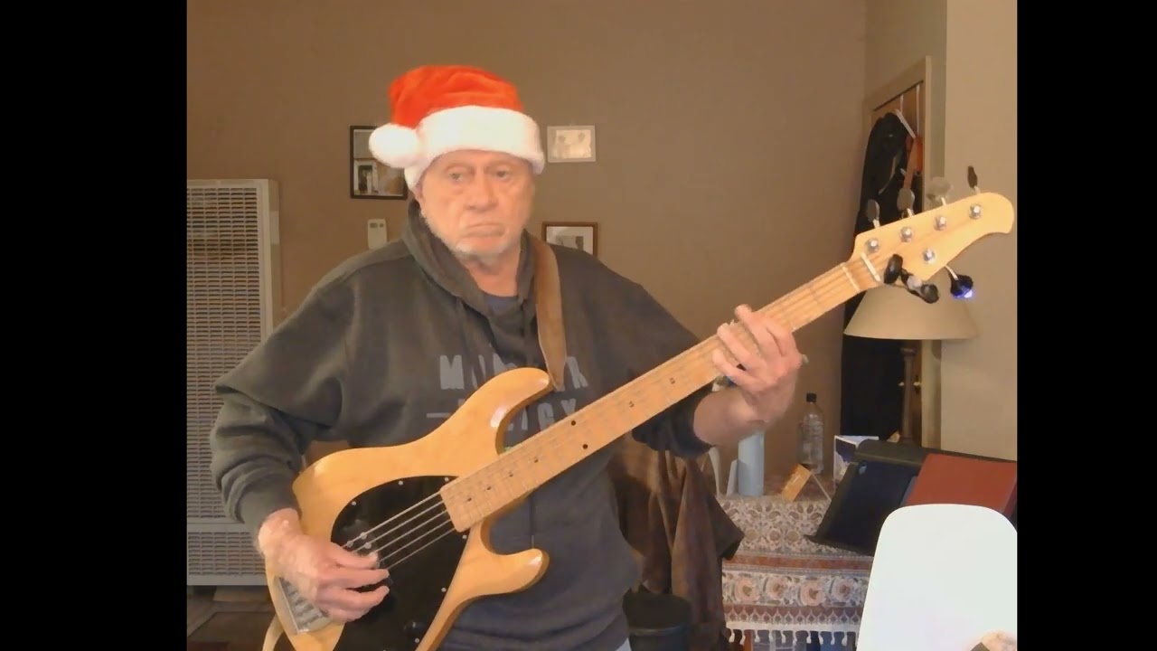 FELIZ NAVIDAD Jose Felciano Bass cover