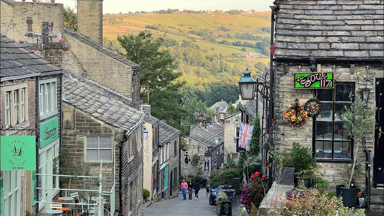 The Quiet Charm of Haworth | Yorkshire&rsquo;s Timeless Village at Sunset 