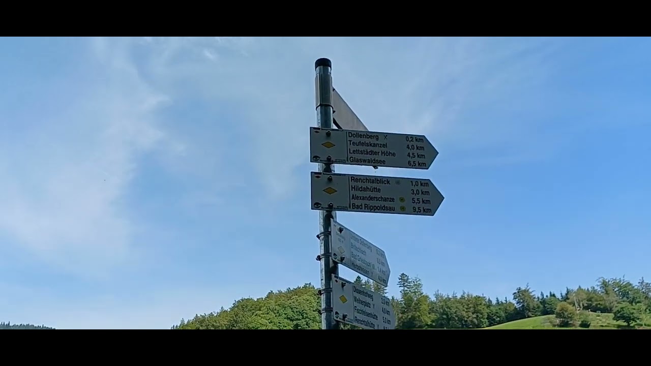 Ich bin in Schwarzwald wandern, beim   fünf Sterne  Hotel Dollenberg vorbei.