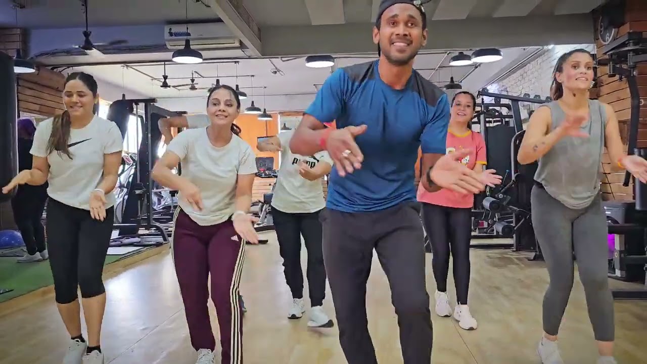 Radha tere Chunri || Student of the year || zumba || Dance With Sunil Saini