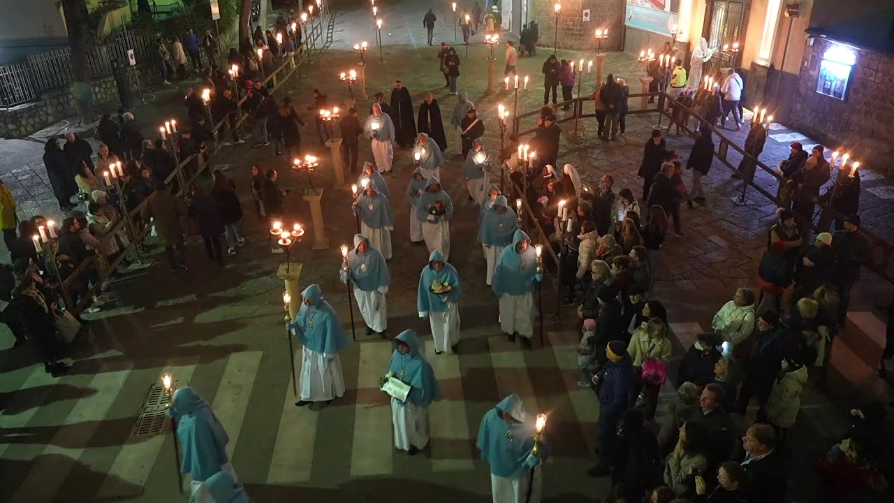 La Processione bianca di Giovedì Santo 6 aprile 2023 a Piano di Sorrento