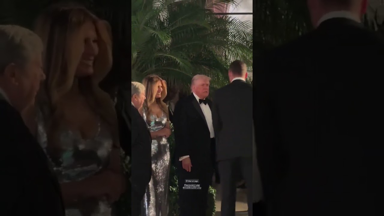 Президент Трамп и первая леди Мелания сегодня вечером с отцом Мелании, Виктором Кнавсом ❤️