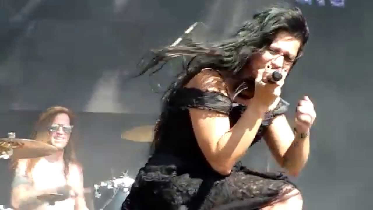 Lacuna Coil - Nothing Stands in Our Way @ Rock Fest BCN (04/07/2014)