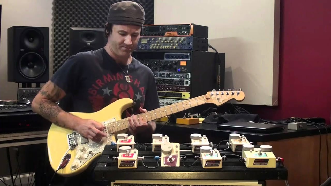 Roger Mayer Voodoo TC series Octavia pedal