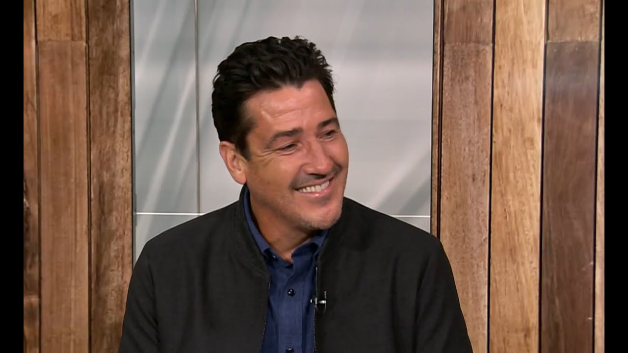 Jonathan Knight Is Fixing Up Farmhouses | New York Live TV
