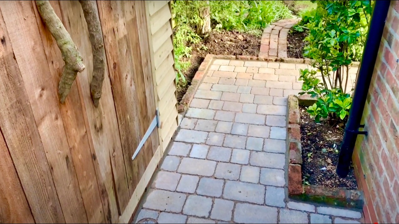 🏡 Block Paving: Garden Pathway Transformation (Easy Steps!) 🏡