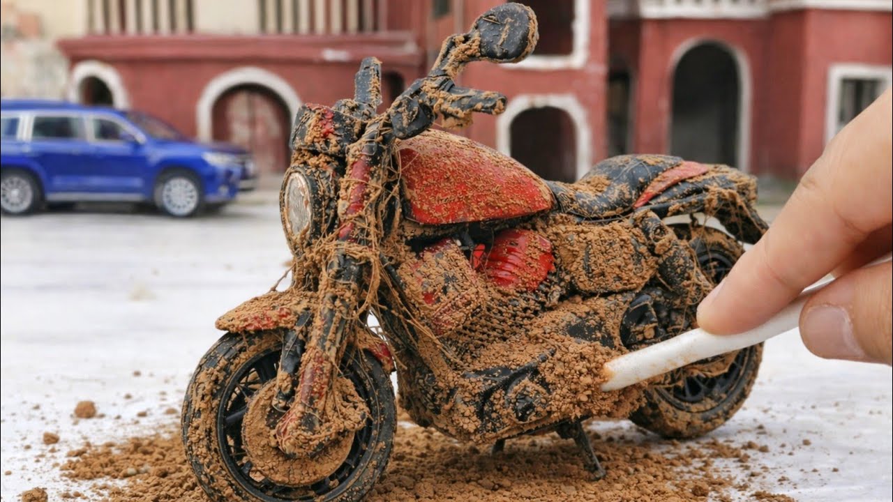 The Surreal Cleaning Process | 1:14 Harley-Davidson Street Muddy Bike|