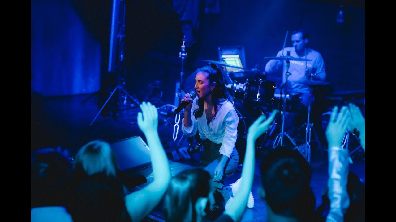 LeyeT - Trying Still live