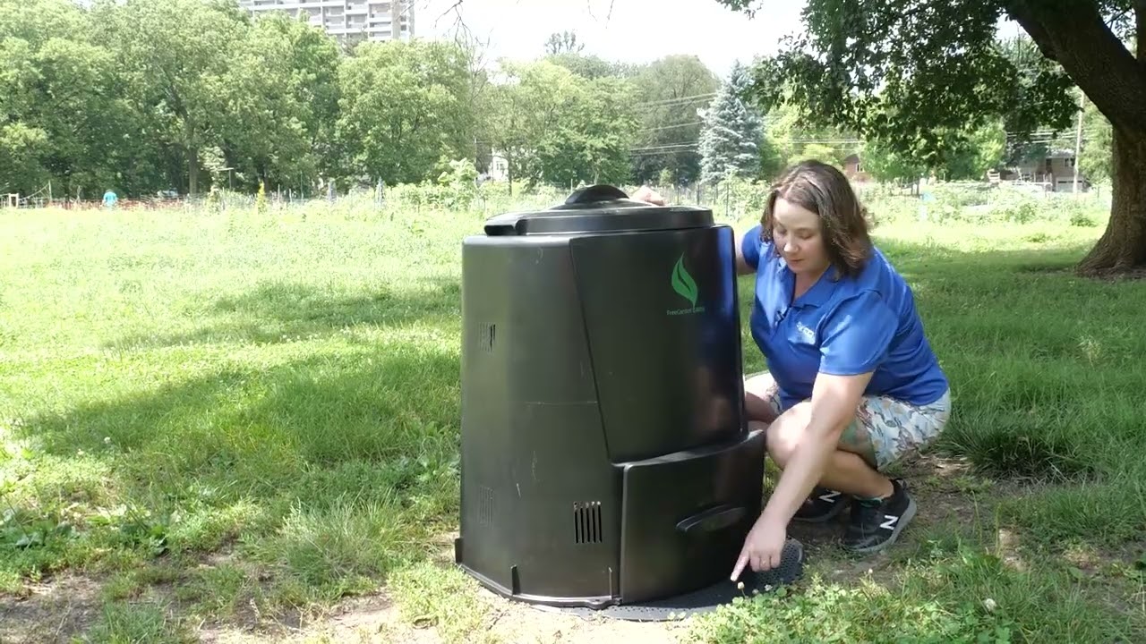 How to Assemble Your Compost Bin