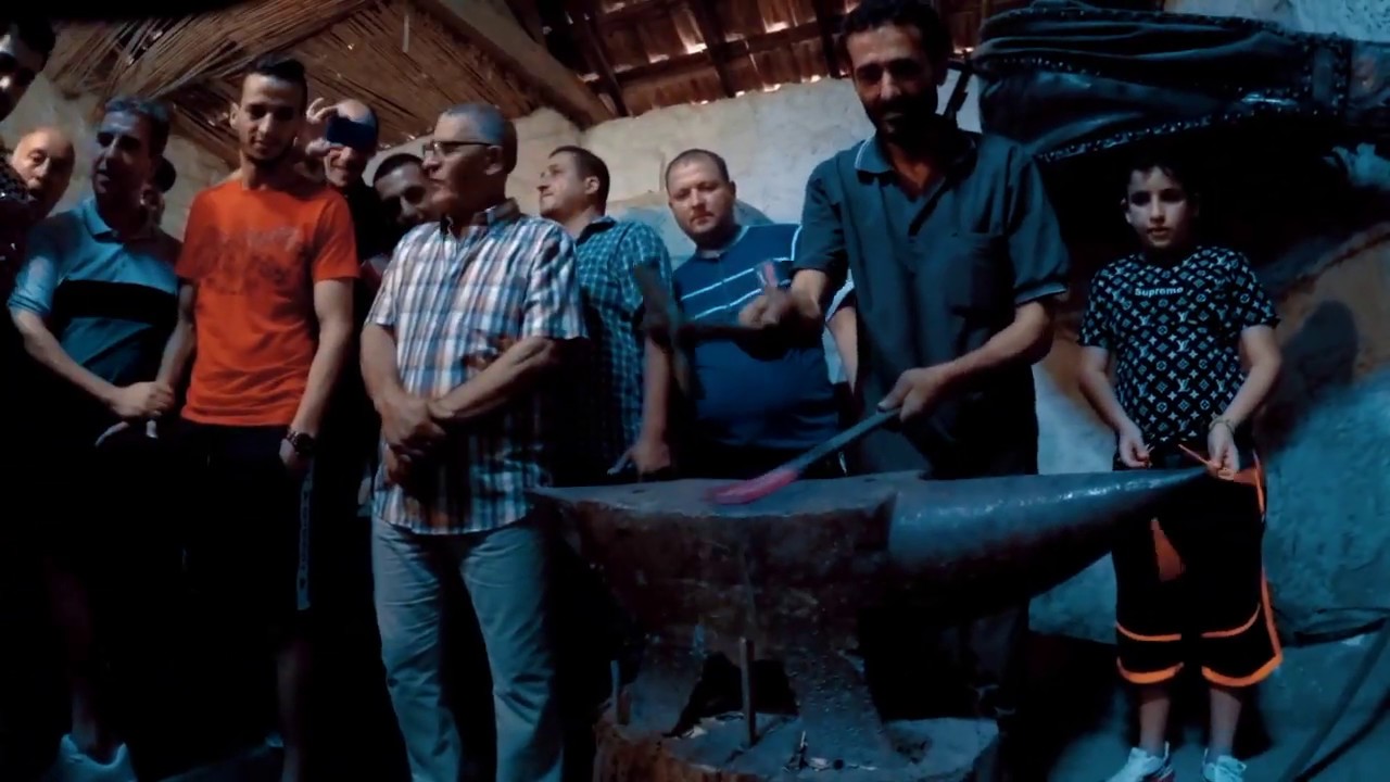 Algérie Démonstration au musée de la #Forge #IHITOUSSENE en présence des joueurs de la #JSK