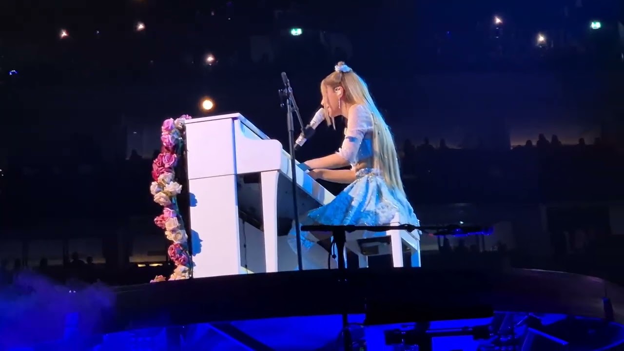 Ayliva: Überlebt (Skit) & Was Besseres (Die Ayliva - Tour 2025) | Live in Berlin [Tag 2], 16.09.2025