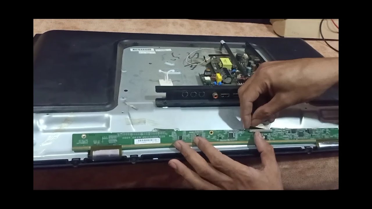 شرح طريقه تغيير ليدات شاشه 32 بوصه بريفكس PRIFIX LED 32 - تعلم كيفية تغيير ليدات الشاشة بكل سهولة