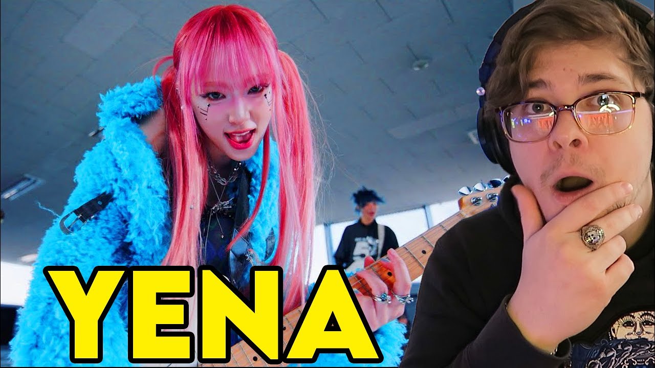 *new fan* reacts to YENA - DNA / SMILEY Japanese Versions