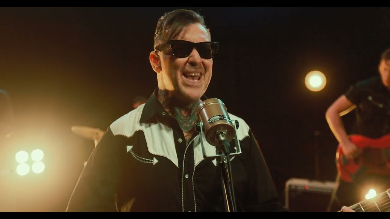 Al Dual &ndash; Revolution (Official V&iacute;deo)