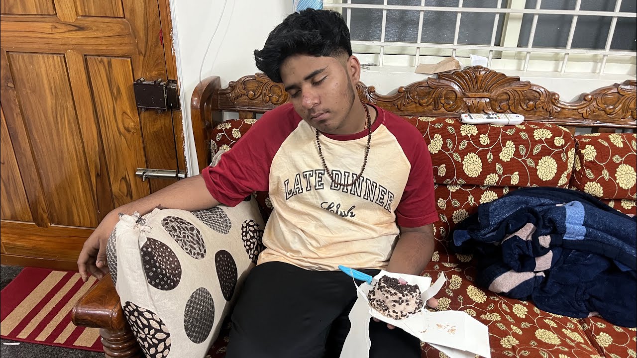 Yeh Kya Ho Gaya Swaroop ko Neend mein Kattaaya Cake?😱🤣🤣
