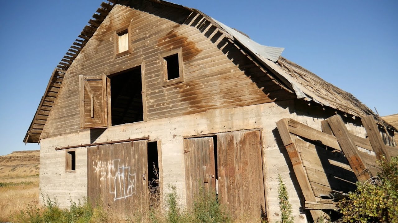Abandoned barn, all family members buried in cemetery on property?