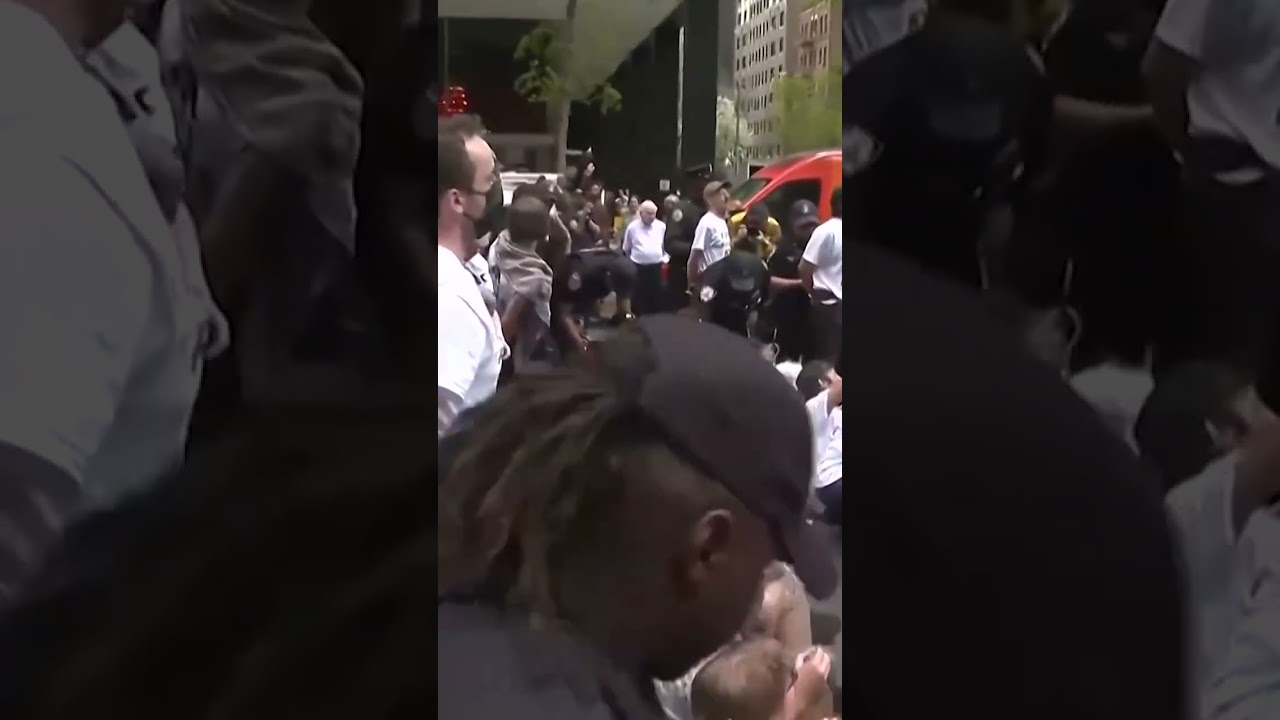 Police Arrest Anti-Israel Protesters Outside NY Senator's Offices #shorts