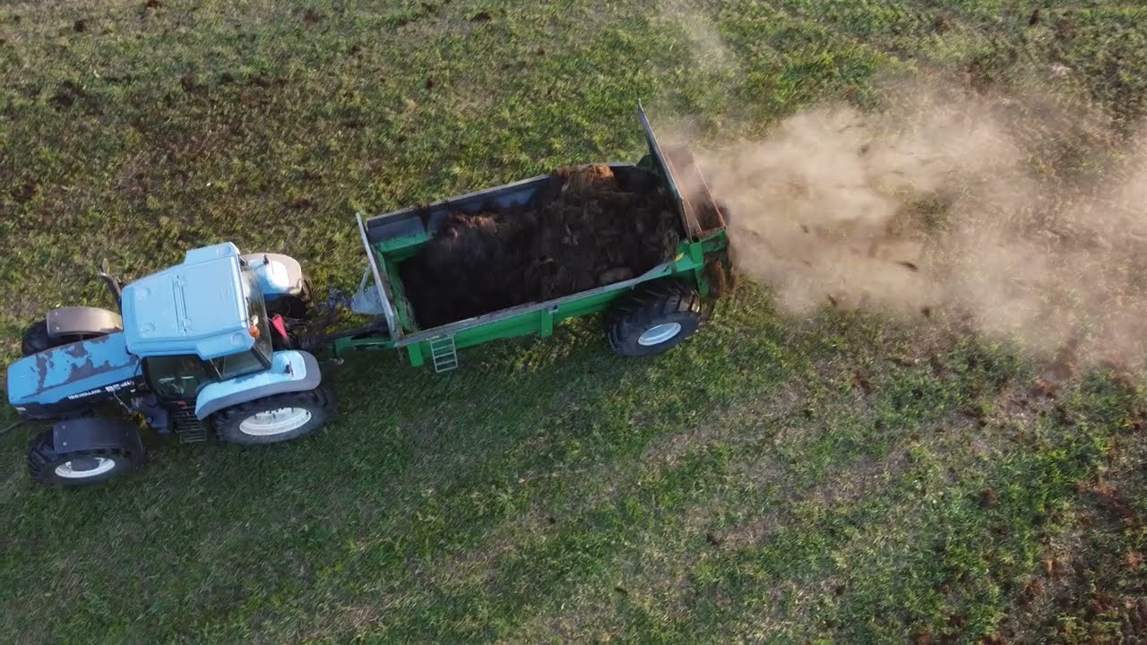 Gödslar vallarna med Samson sp11 och Newholland 8360 ||Bondevloggen||
