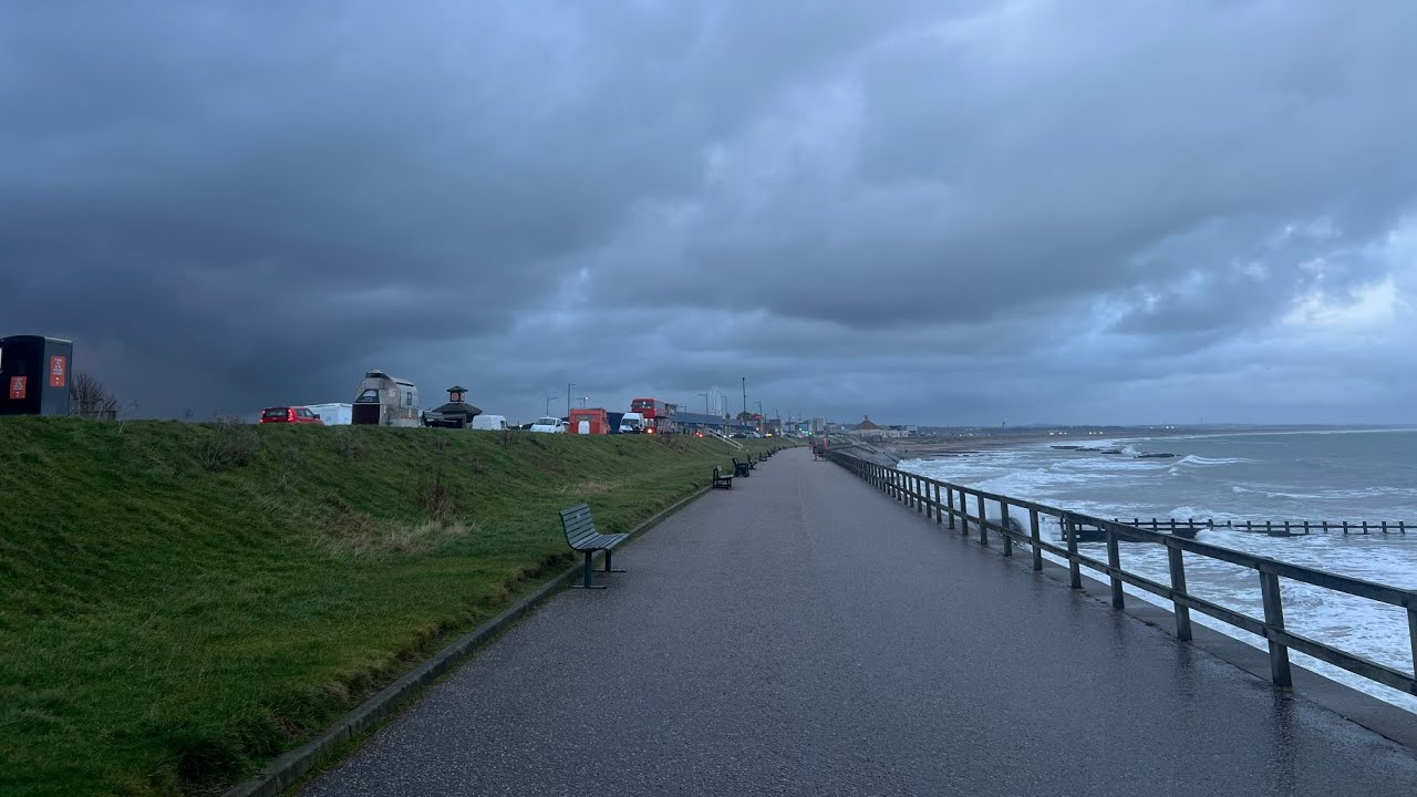 Exploring Aberdeen Beach in Winter | Aberdeen Beach Walk Tour 🇬🇧  | Walking Aberdeen Beach in 4K