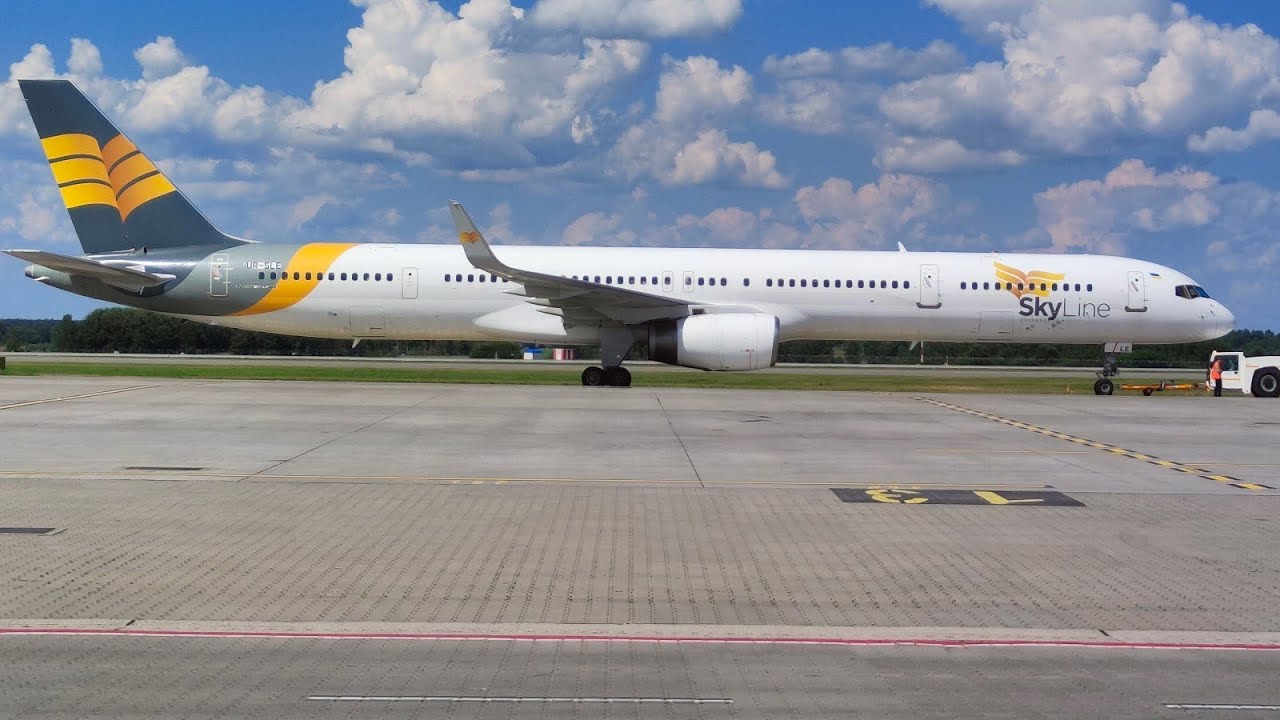 Skyline Express Airline Boeing 757-330