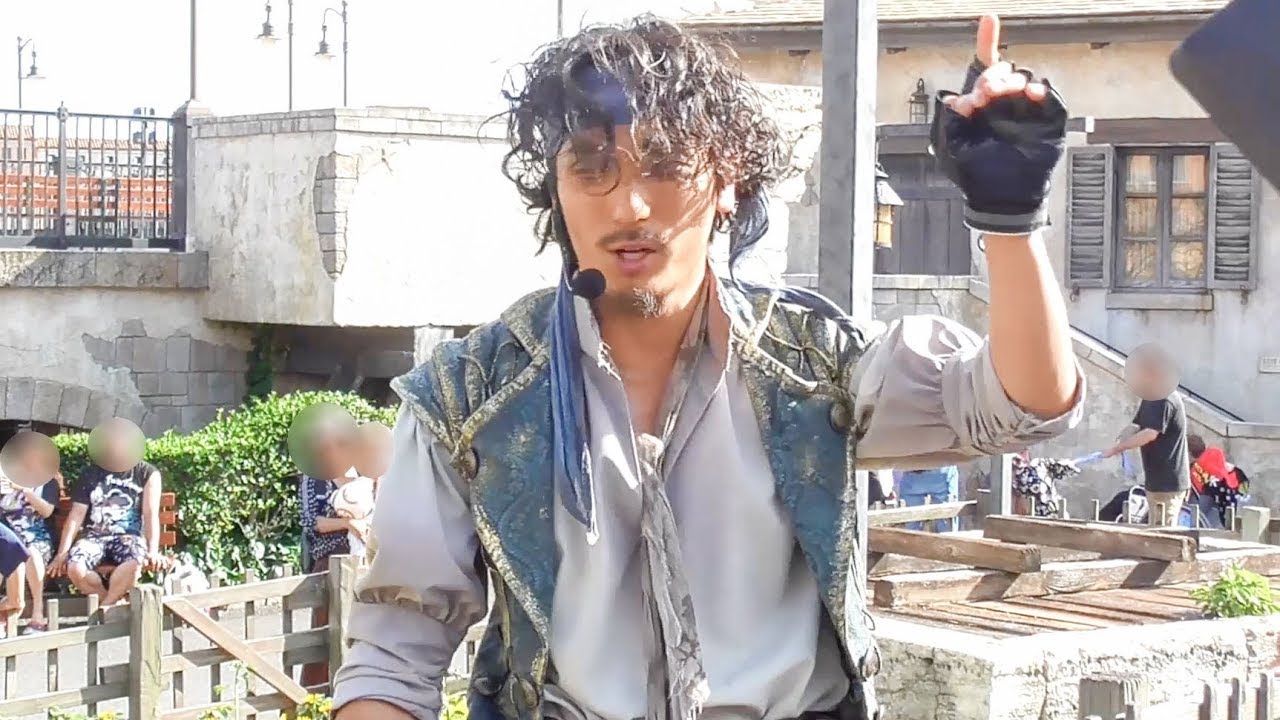 パイレーツ・オブ・カリビアンの曲を口ずさむピーター【海賊グリーティング】