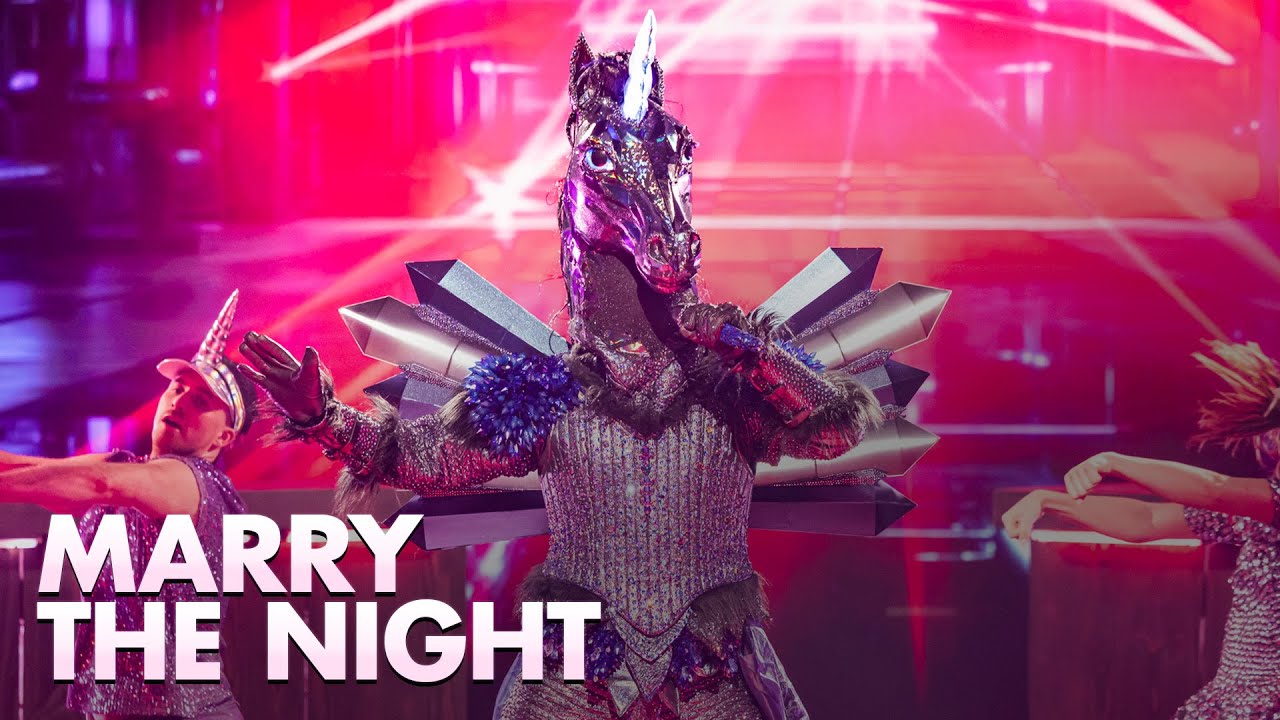 Eenhoorn - ‘Marry The Night’ | The Masked Singer | Seizoen 5 | VTM