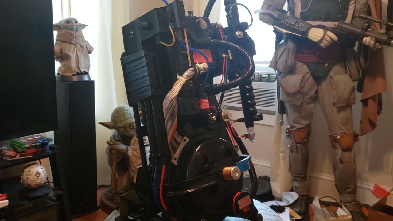 Ghostbusters 1984-Style Proton Pack by Halliwax Basement Builds