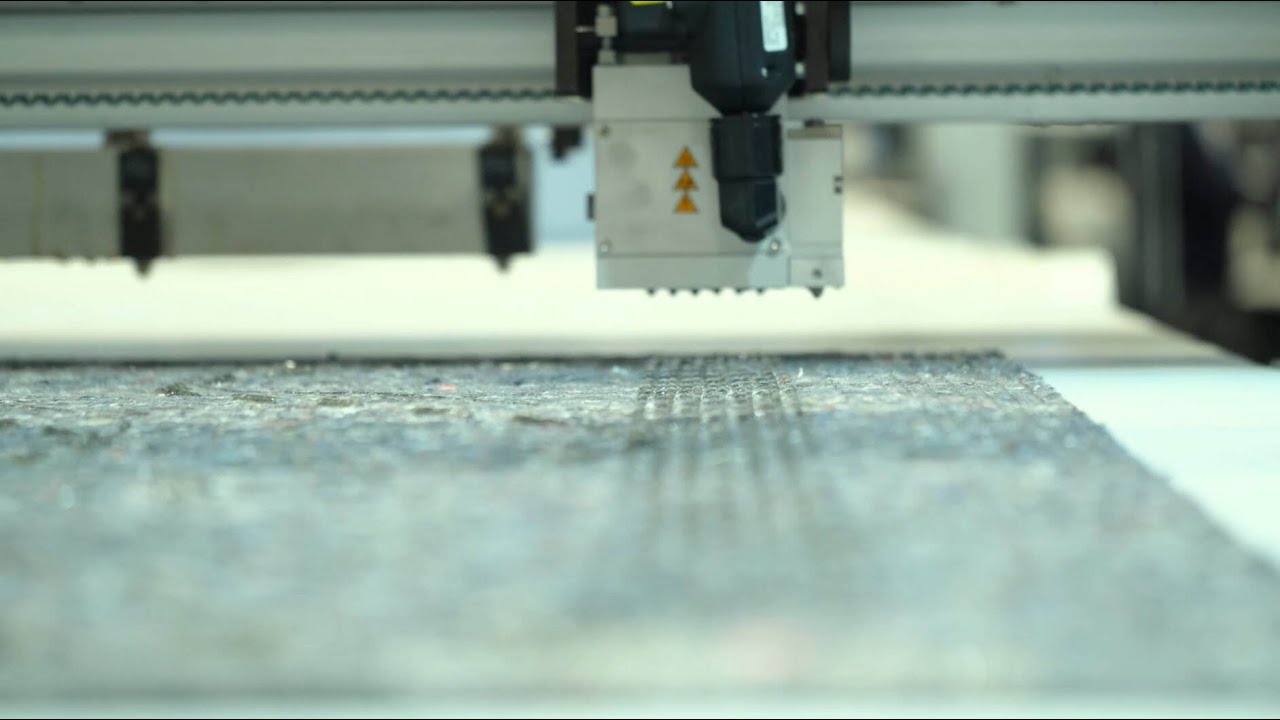 Automatic and manual mattress assembly | Robatech