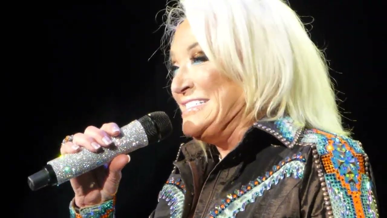 Tanya Tucker - Two Sparrows in a Hurricane (Nashville, TN 6-3-23)