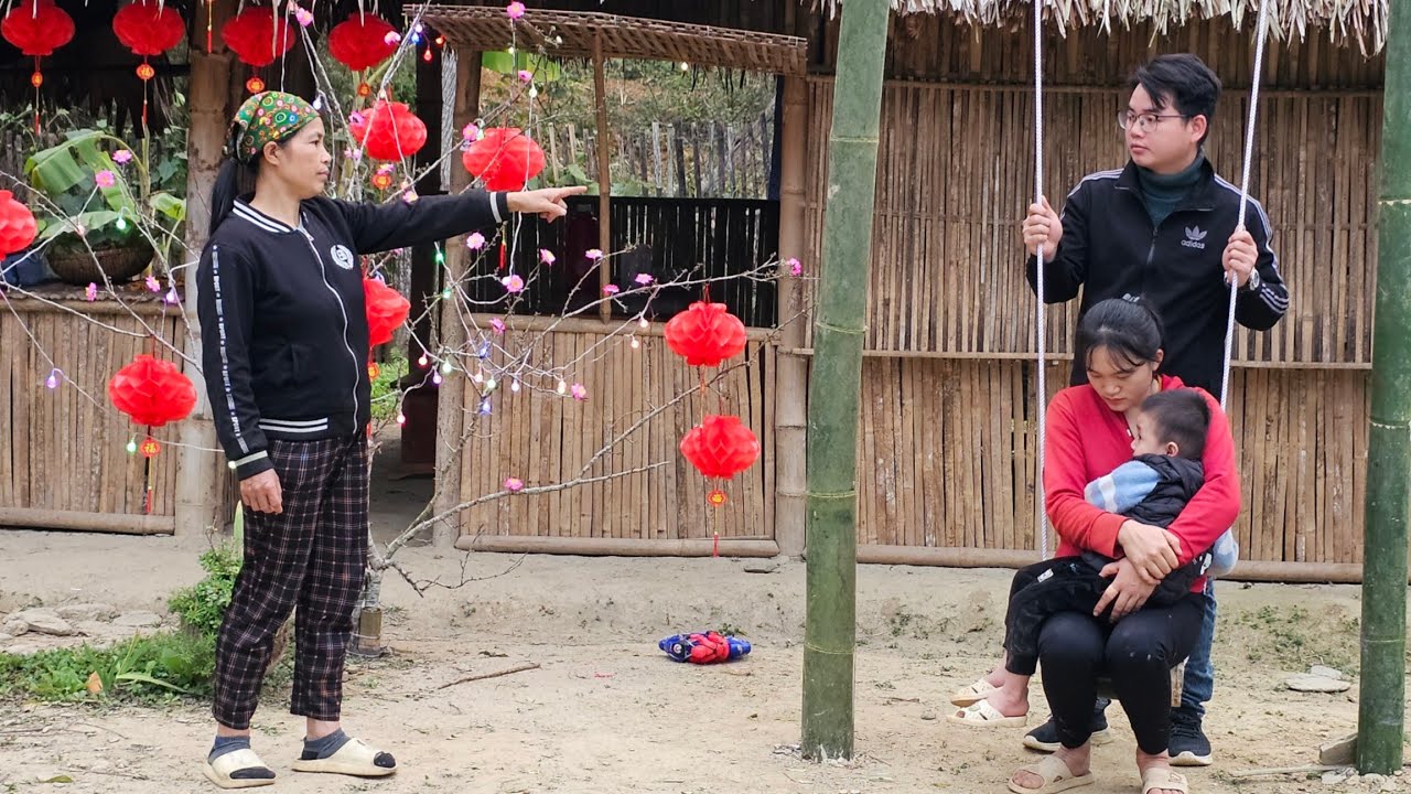 A 17-year-old single mother makes sweet potato cakes to sell at the market
