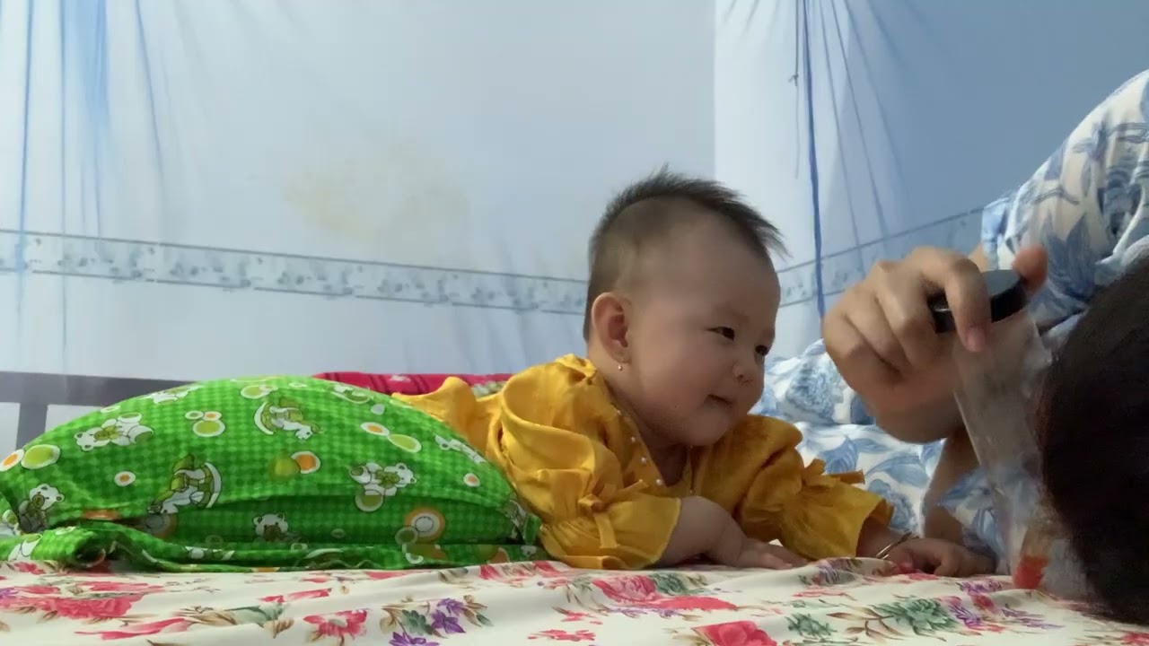 Khi em bé của Mẹ cười .🥰