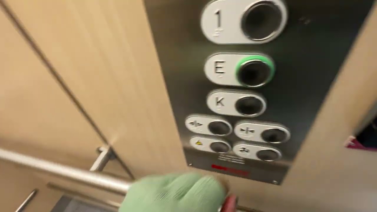 Modernized again. 1988 Kone roped hydraulic elevators @ Vrinnevi hospital, Norrköping, Sweden.