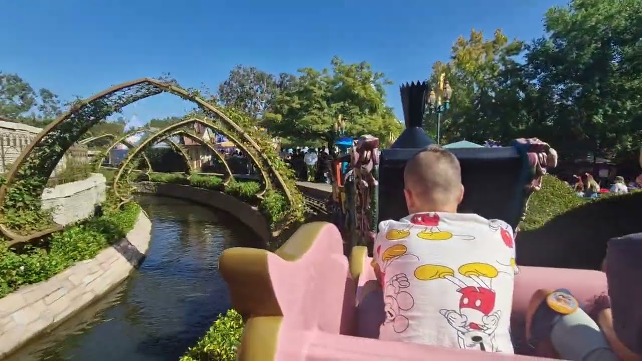 Casey Jr. Circus Train | Disneyland | Family Coaster onride POV
