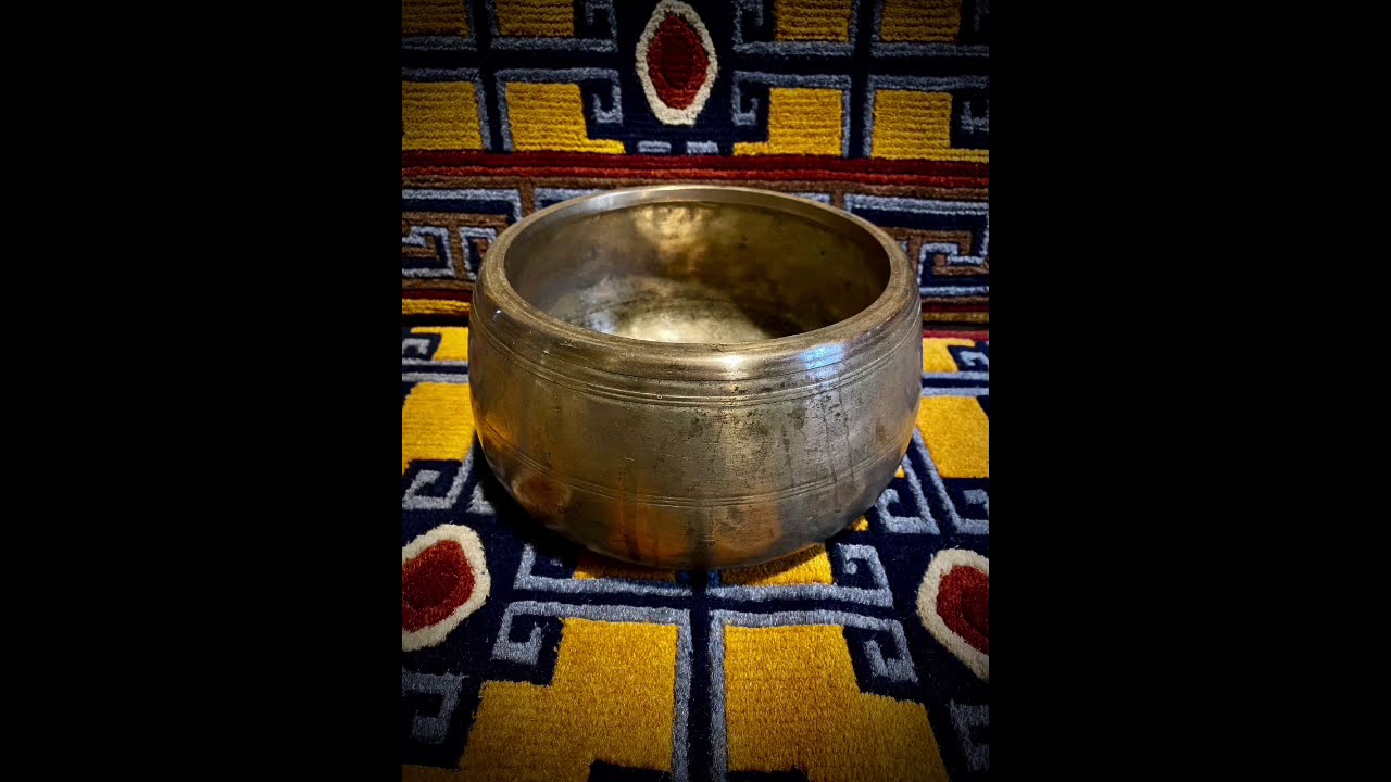 Antique Mani (Chama) Bowl D5 (572Hz)