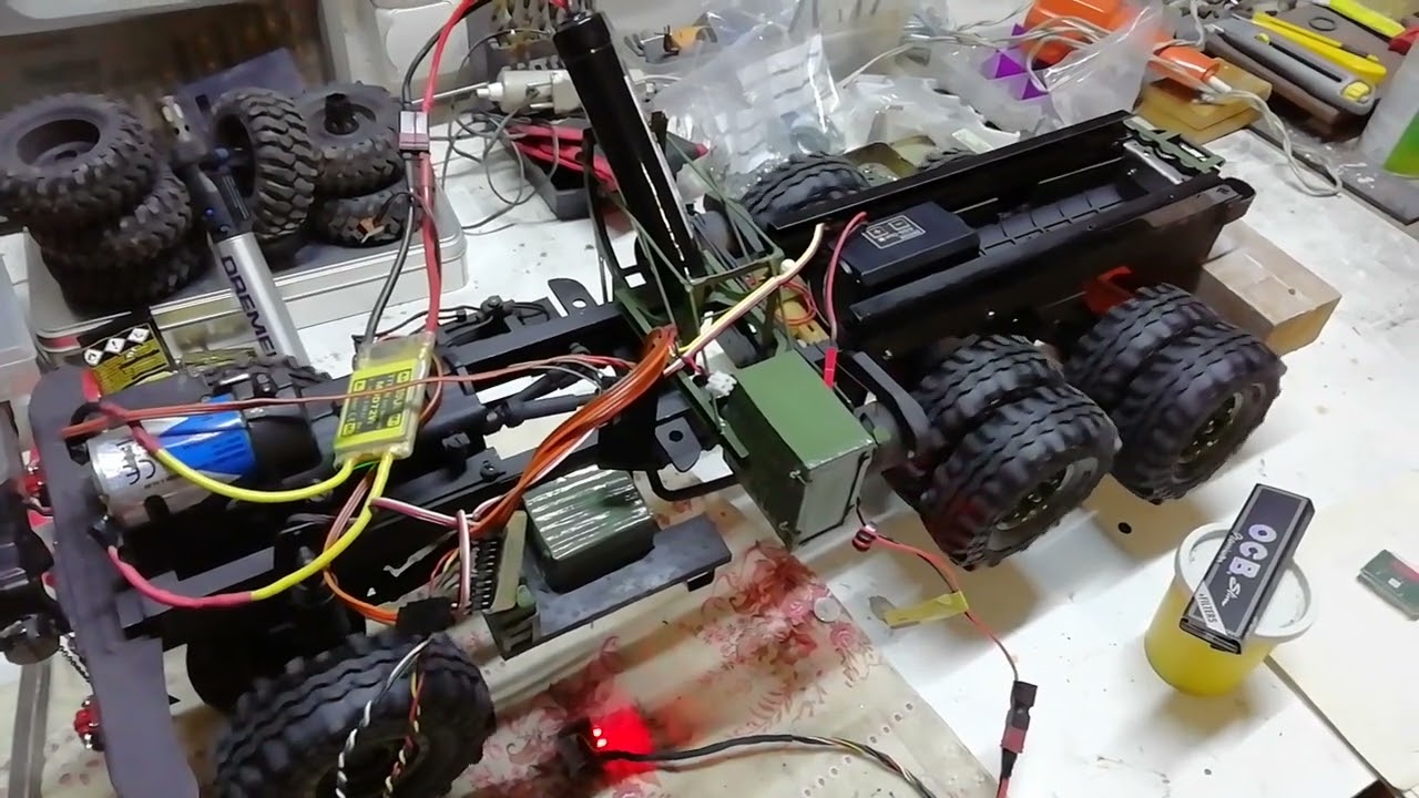 Můj prvn&iacute; model. Kraz 255