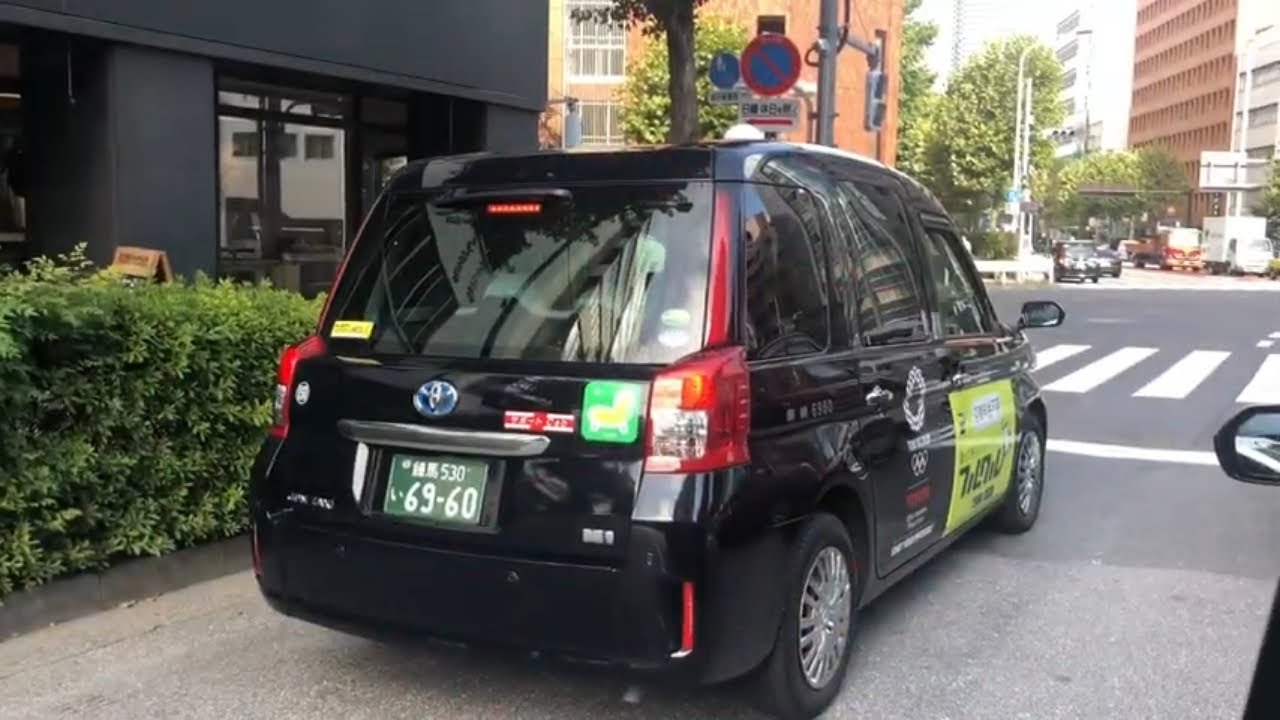 Inside Japan&rsquo;s New Toyota Taxi | The Smartest Taxi in the World