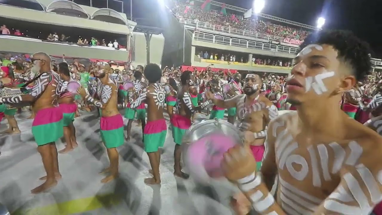 Bateria da Mangueira no ensaio técnico para o carnaval 2023!