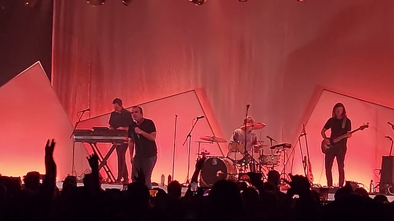 Future Islands - Seasons (Waiting On You) - Toronto May 2022