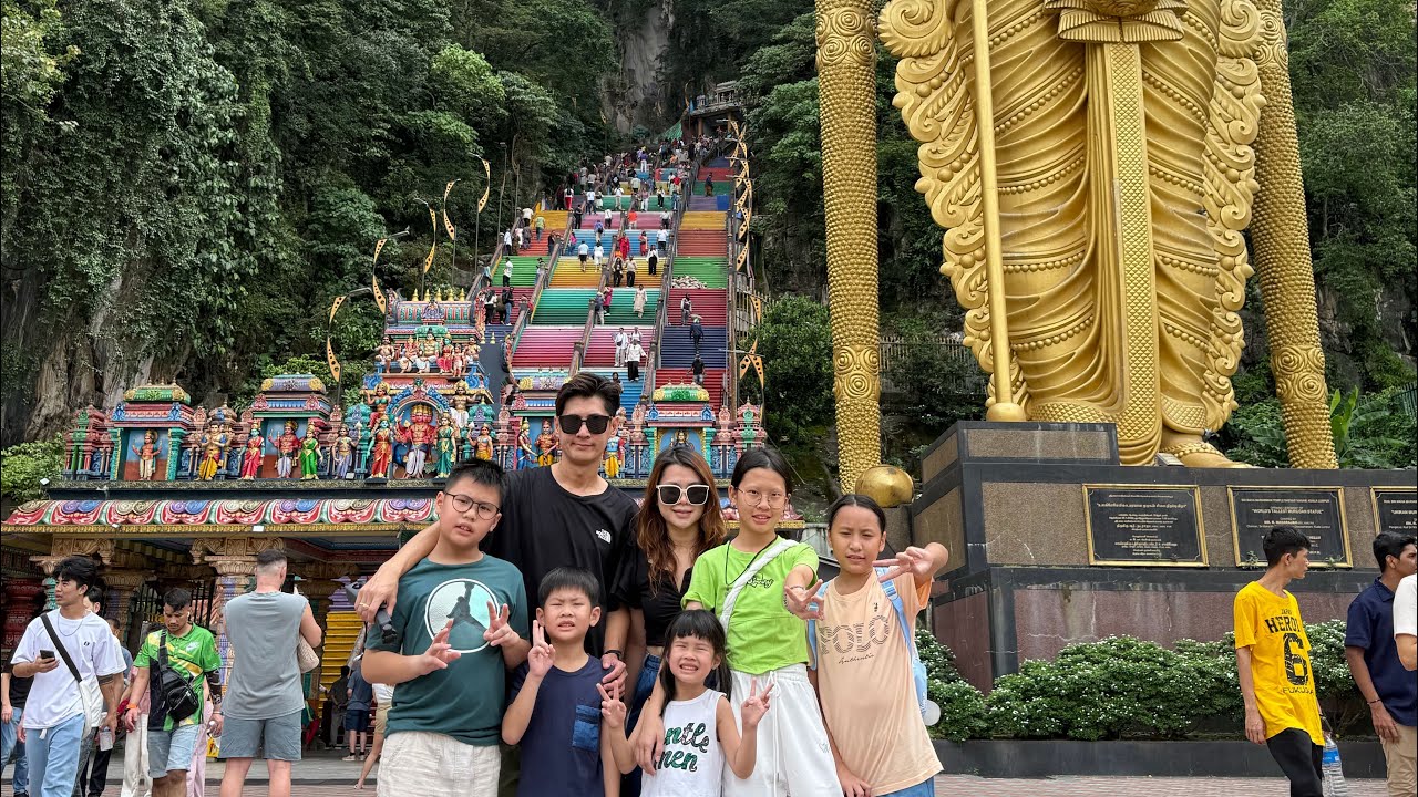 We are going to Batu Cave and is very big also got a lots of animals. 