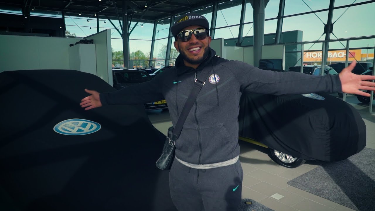 MOBICEP KOOPT NIEUWE AUTO EN GOOIT OUDE AUTO OMVER- #VLOG 20